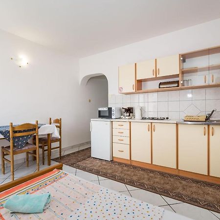 Nice Apartment Silvia 诺瓦利娅 外观 照片