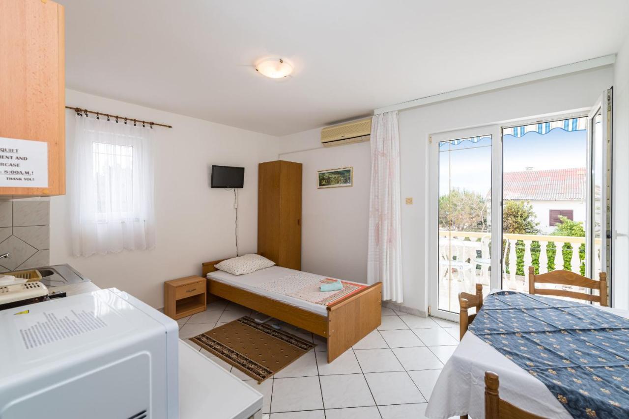 Nice Apartment Silvia 诺瓦利娅 外观 照片